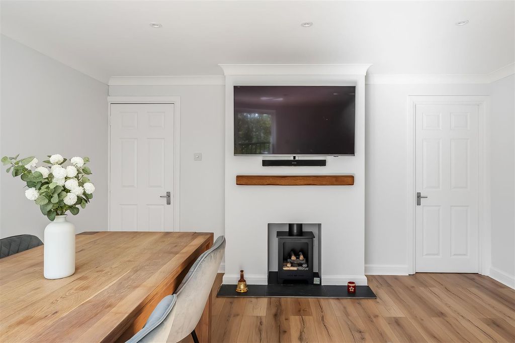 Additional image 10 of 2 bed maisonette for saleCrowhurst Mead, Godstone RH9