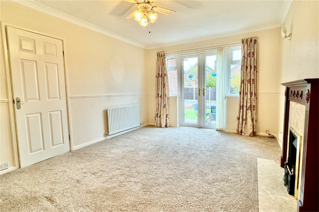 Property photo 2 of 12 (Main)