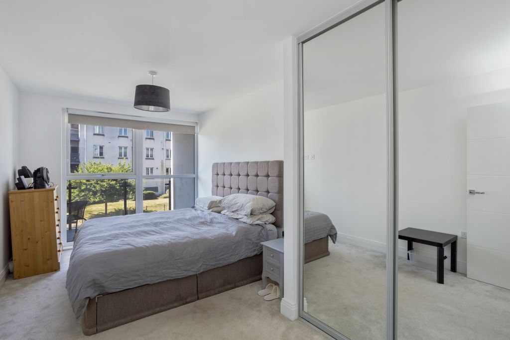 Property photo 3 of 11 Apartment 15 3030...