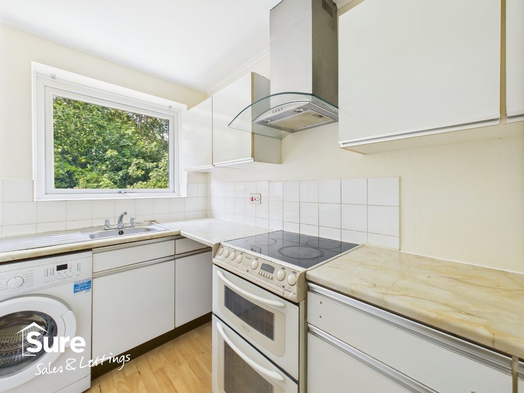 Property photo 3 of 11 4300844