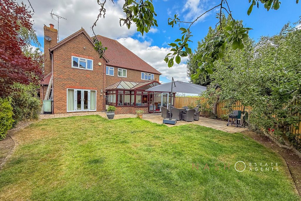 Property photo 2 of 31