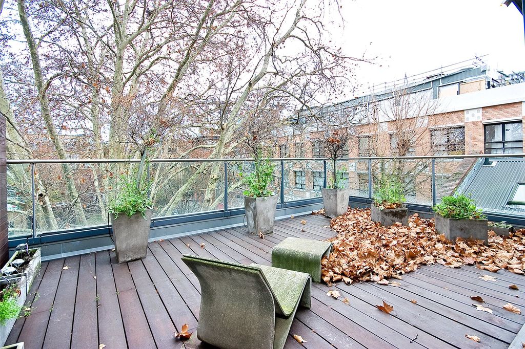 Property photo 2 of 13 Picture No. 17