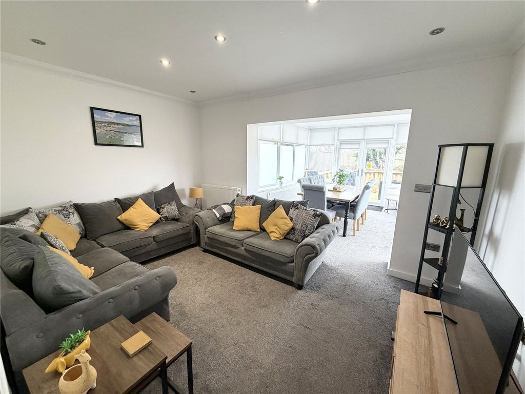 Property photo 3 of 19 Picture No. 33