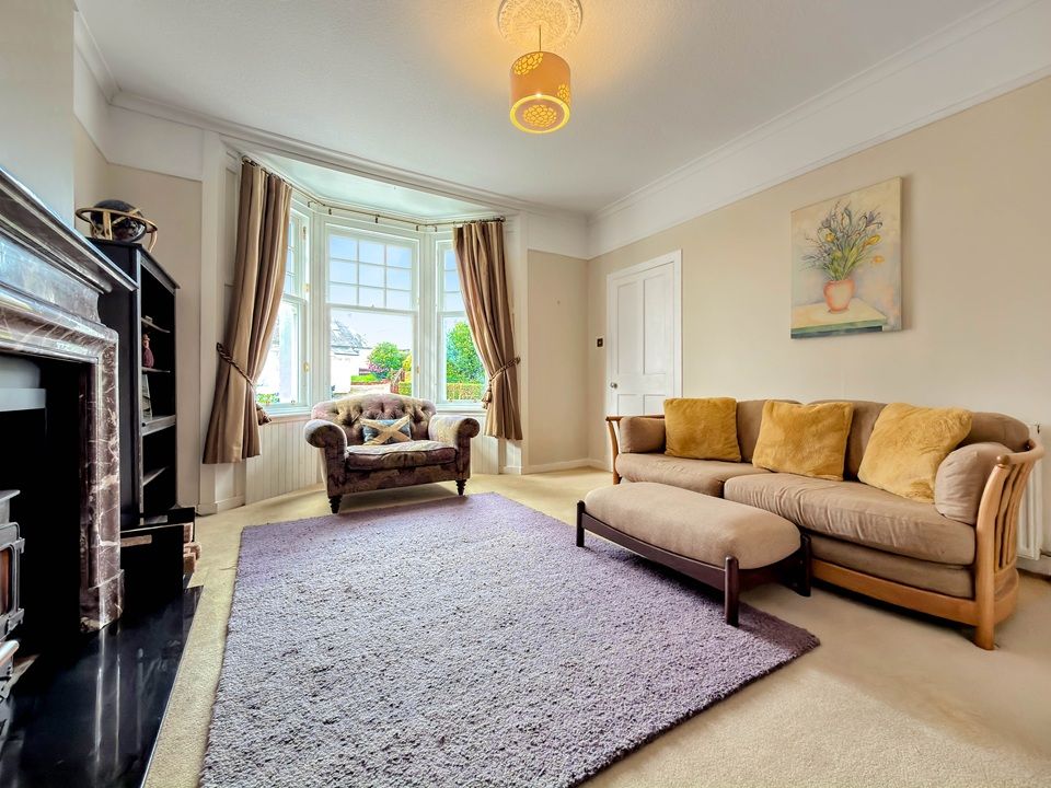 Property photo 3 of 28