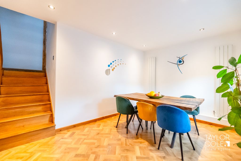 Property photo 3 of 24