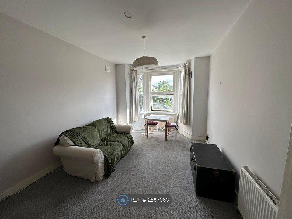 Property photo 1 of 6 Large Living Room / Dining Area