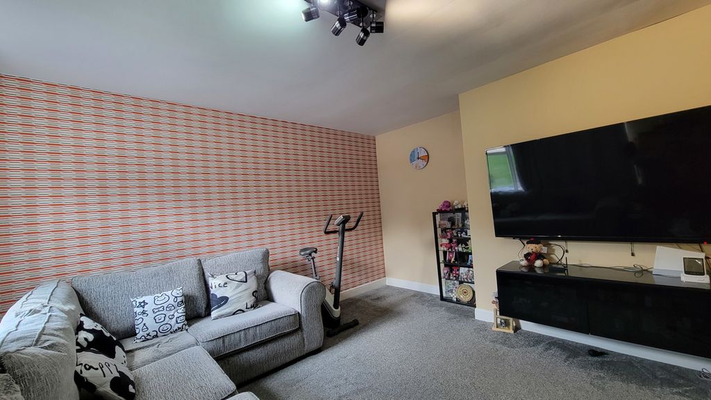Property photo 2 of 30