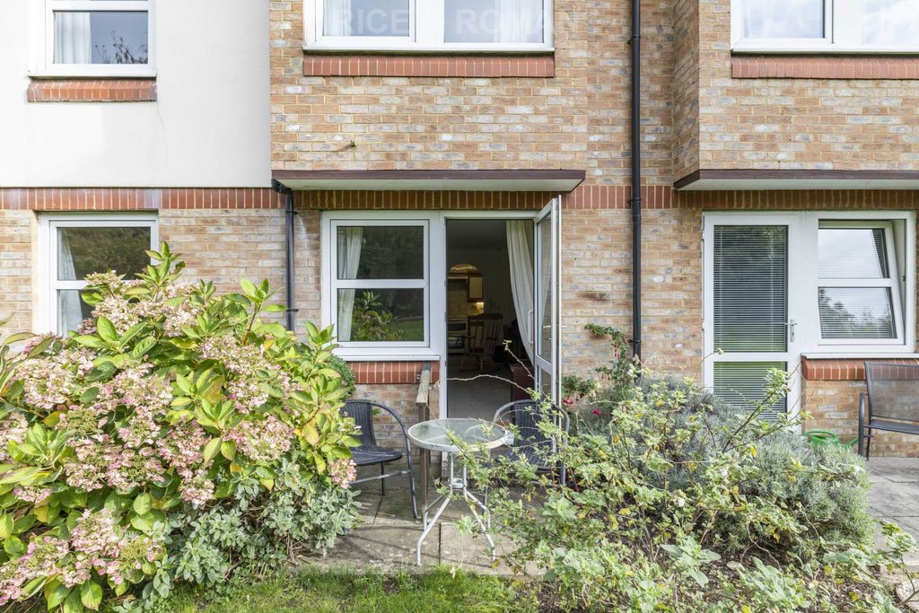 Property photo 2 of 14