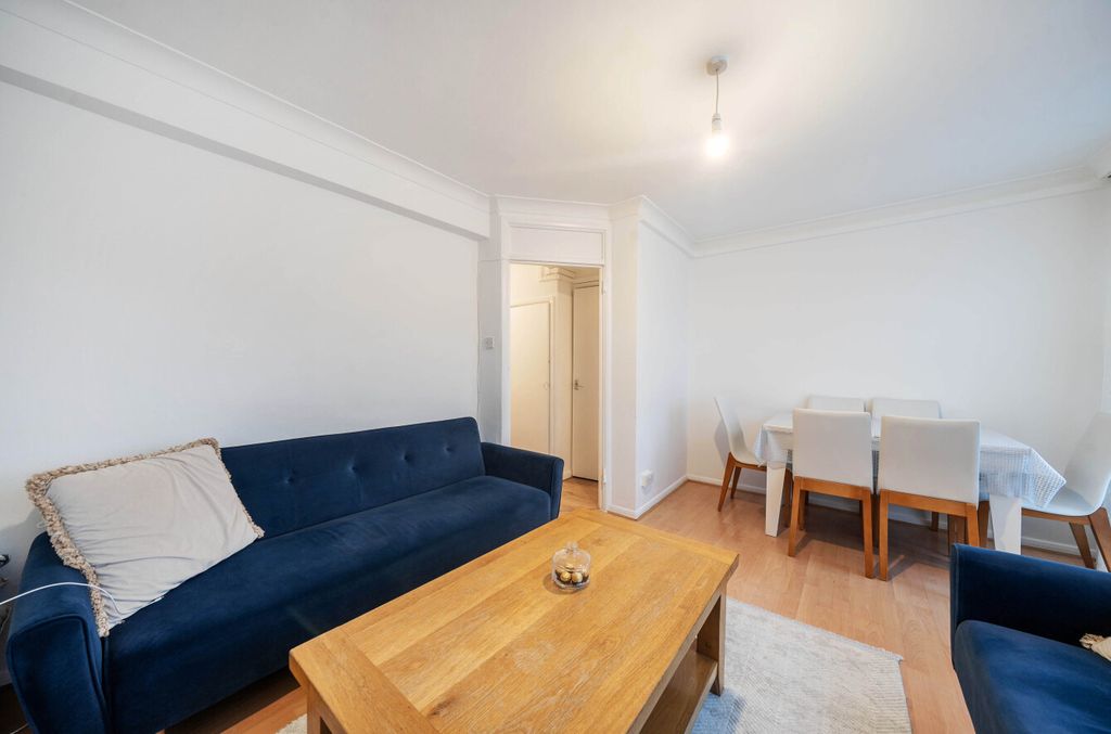 Property photo 3 of 14 1407137-9-69861De...