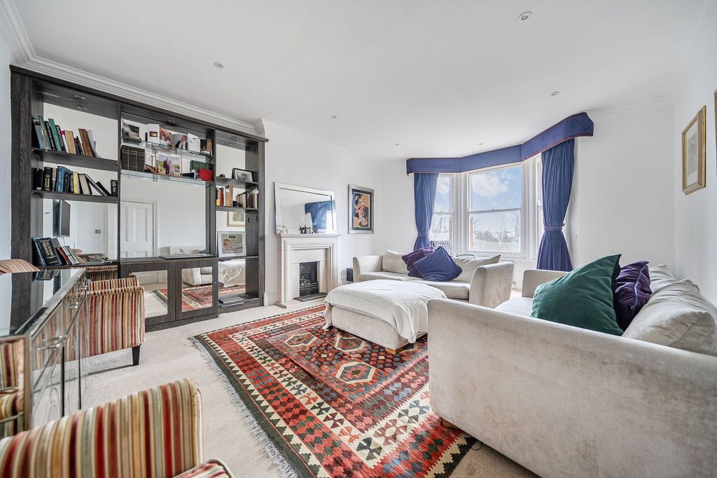 Property photo 2 of 27