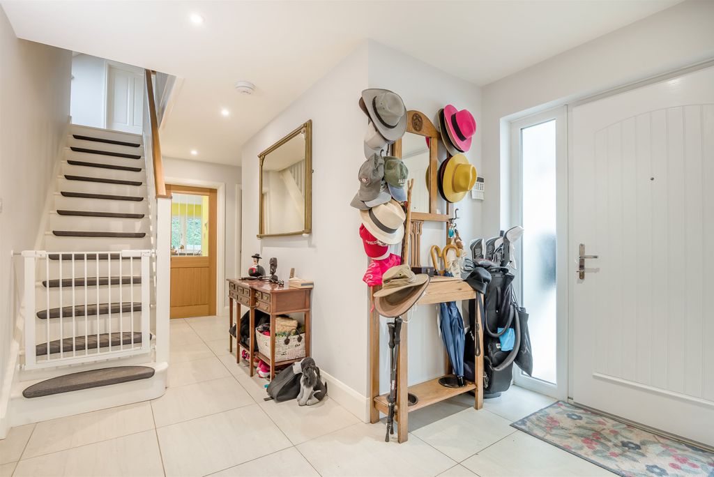 Property photo 2 of 43