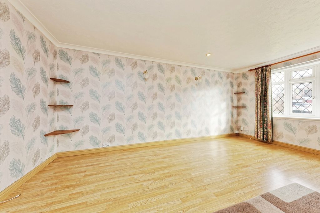 Property photo 3 of 17 Pbox-Img.Jpg