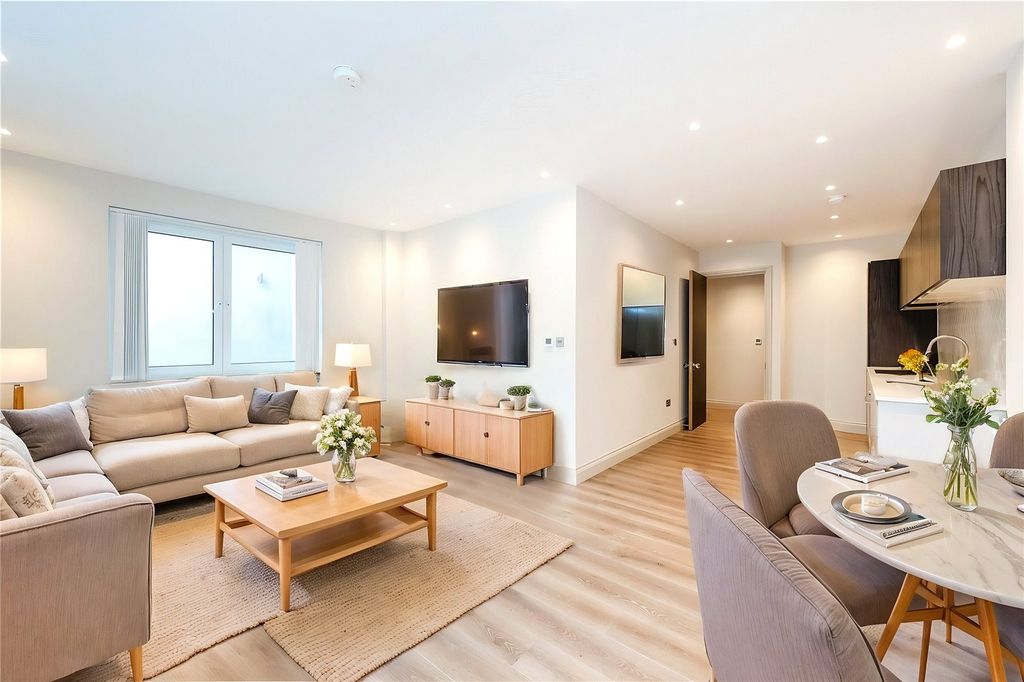 Property photo 1 of 12 Reception Room