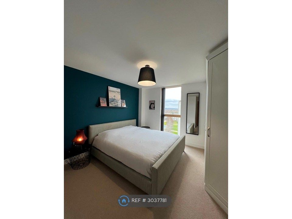Property photo 2 of 19 Master Bed