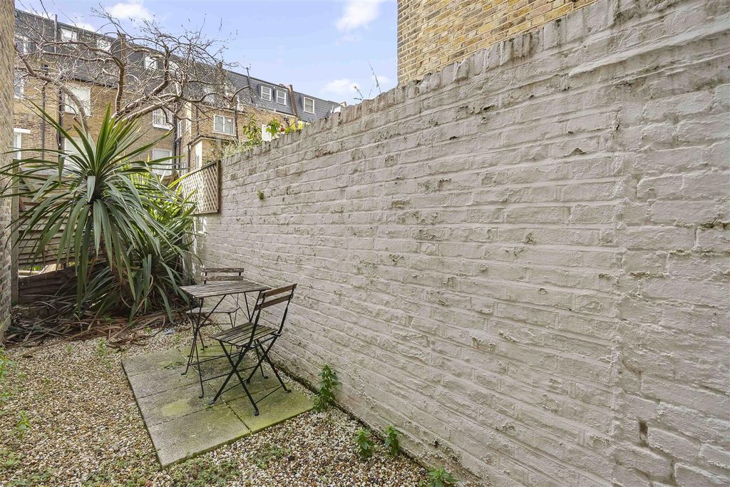 Property photo 3 of 11