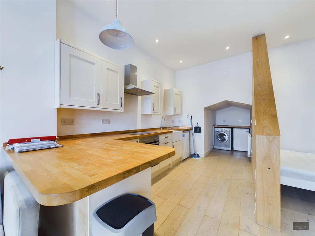 Property photo 1 of 5 Cam01856G0-Pr0124-Still002.Jpg