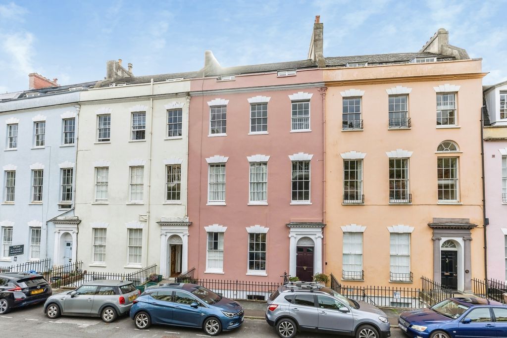 Property photo 1 of 18 Pbox-Img.Jpg