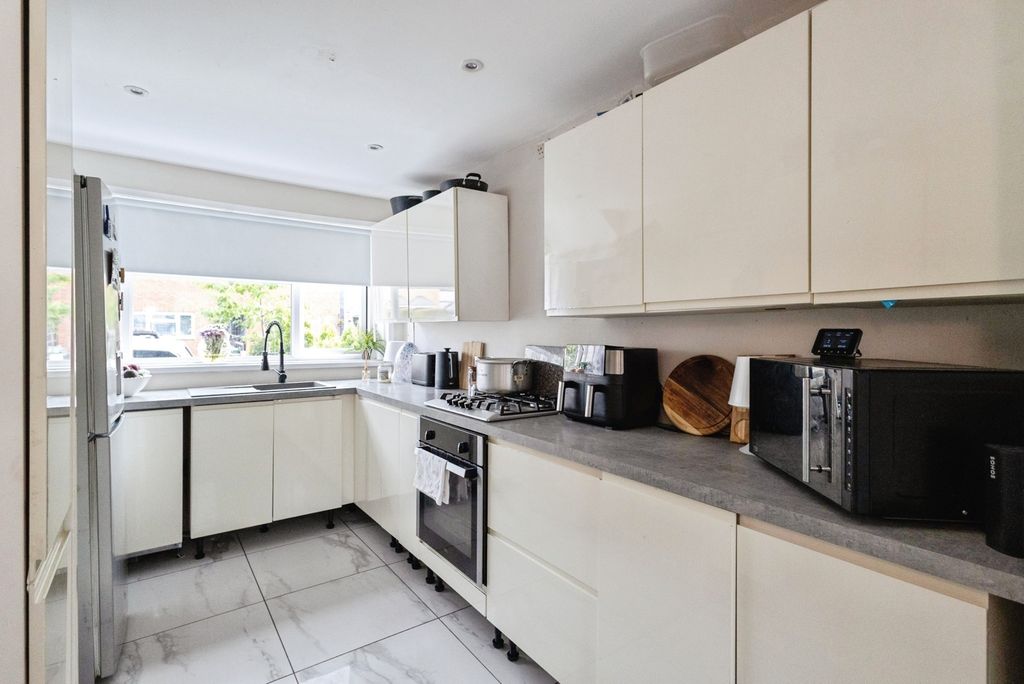 Property photo 2 of 21 Pbox-Img.Jpg