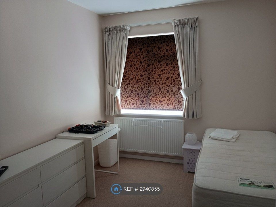 Property photo 3 of 12