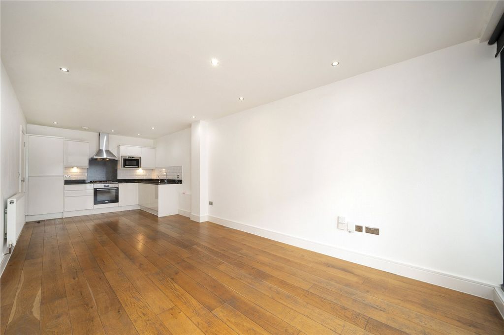 Property photo 2 of 11 Picture No. 26