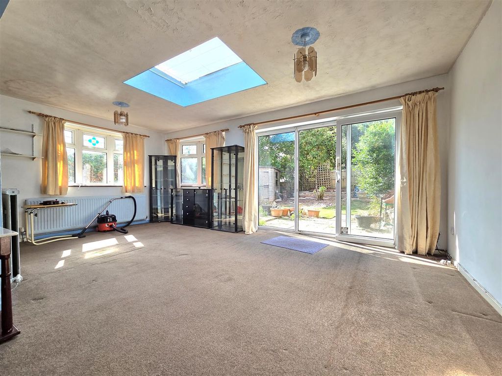 Property photo 3 of 15