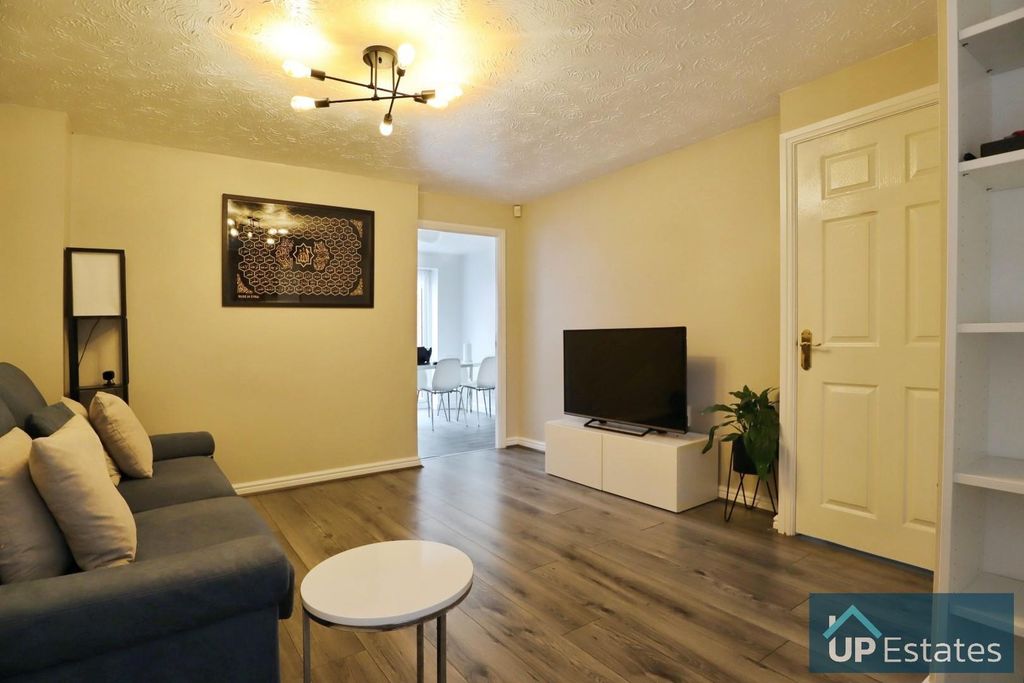Property photo 3 of 13
