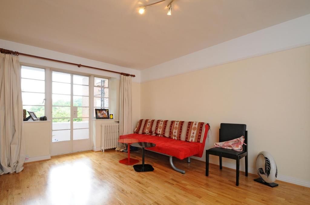 Property photo 3 of 17 Reception