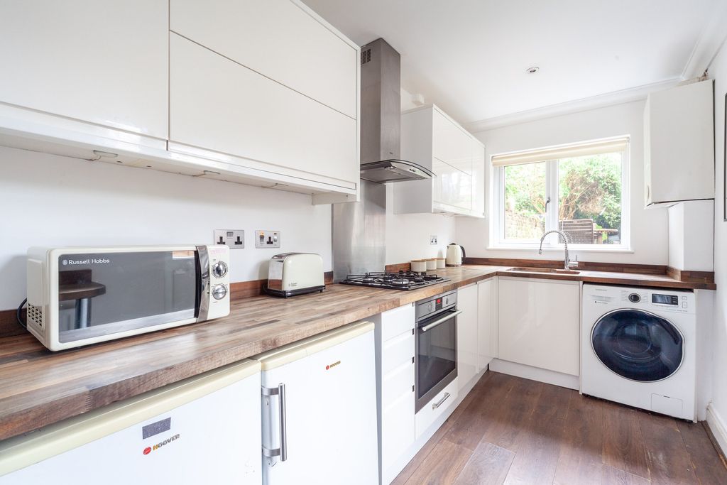 Property photo 2 of 16 Kitchen