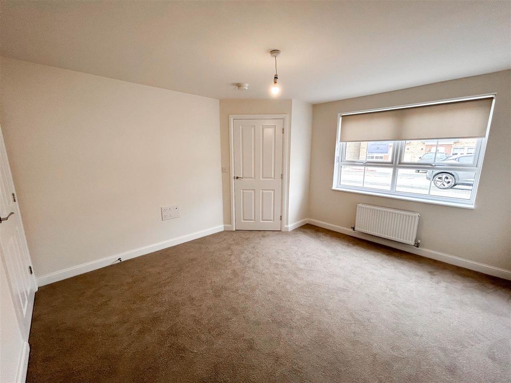 Property photo 2 of 10 Lounge