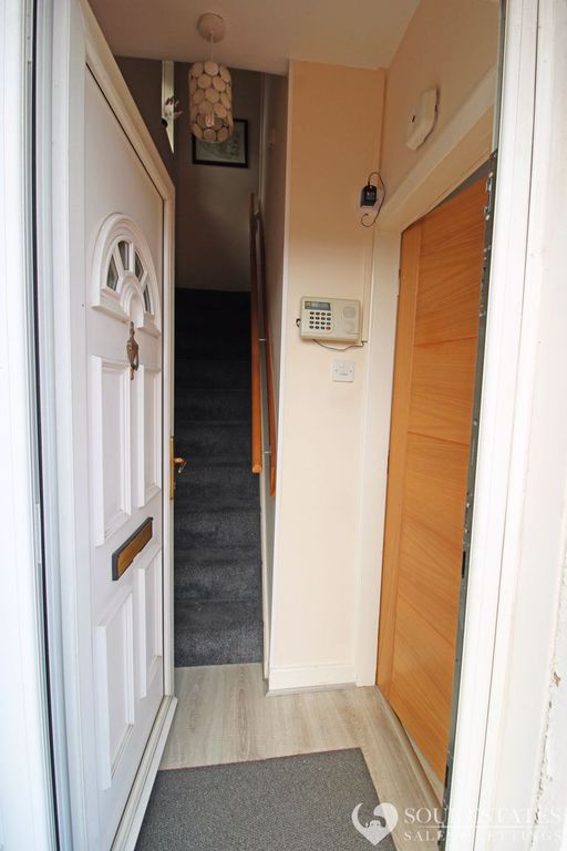 Property photo 3 of 17 Entrance