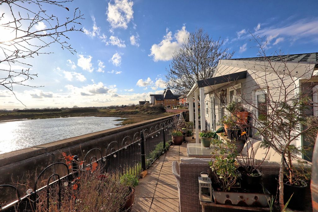 Property photo 1 of 37