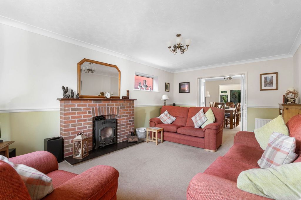 Property photo 2 of 19