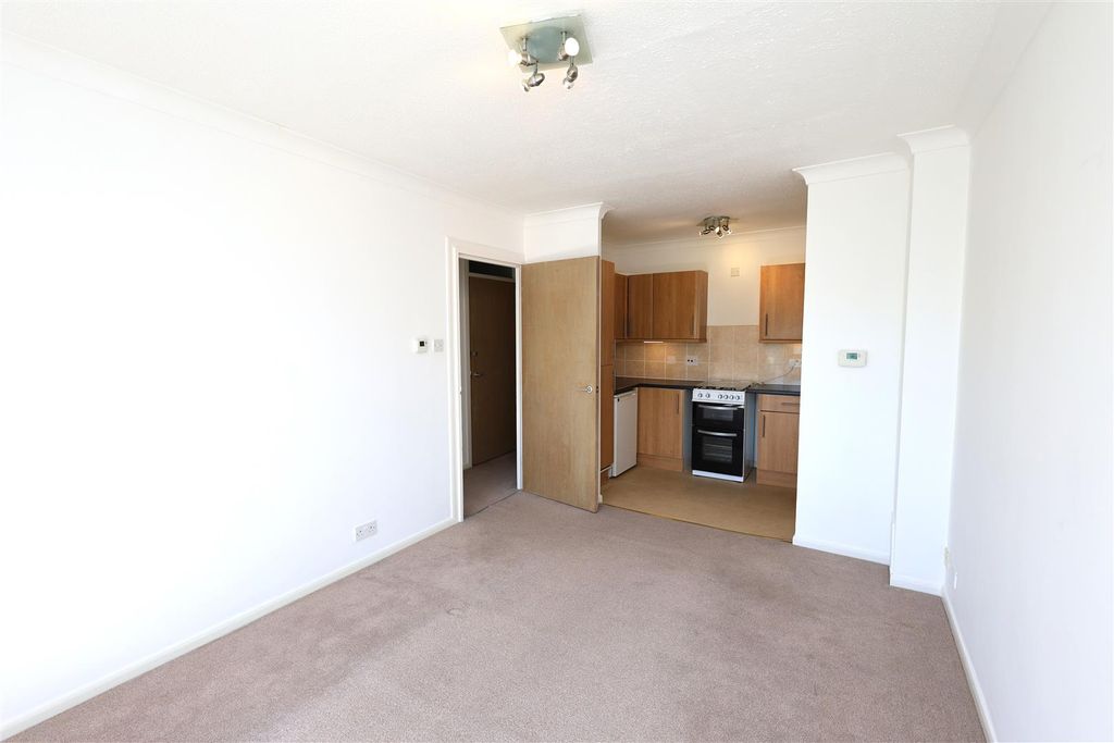 Property photo 3 of 11 Reception Room