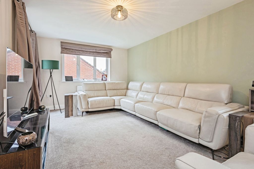 Property photo 3 of 22