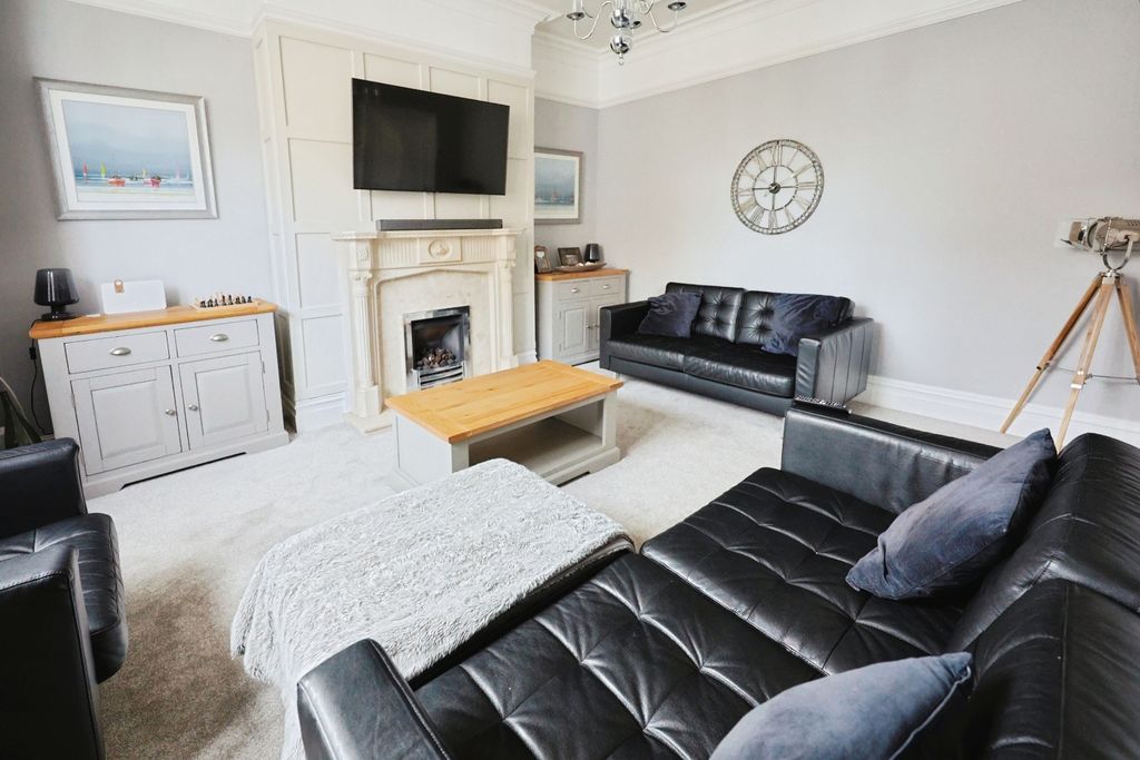 Property photo 3 of 12 Pbox-Img.Jpg