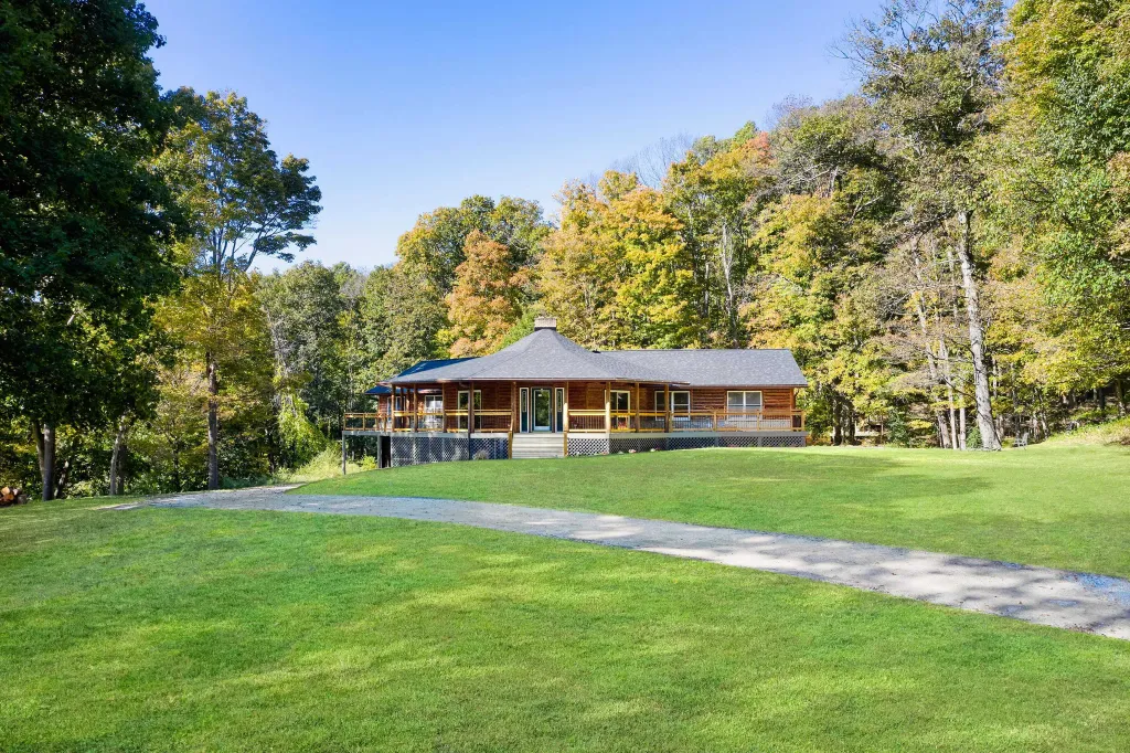 Property photo 1 of 9