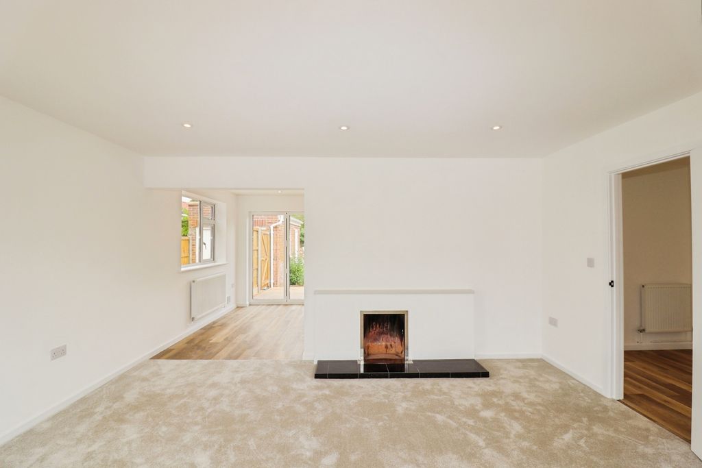 Property photo 3 of 22 Pbox-Img.Jpg