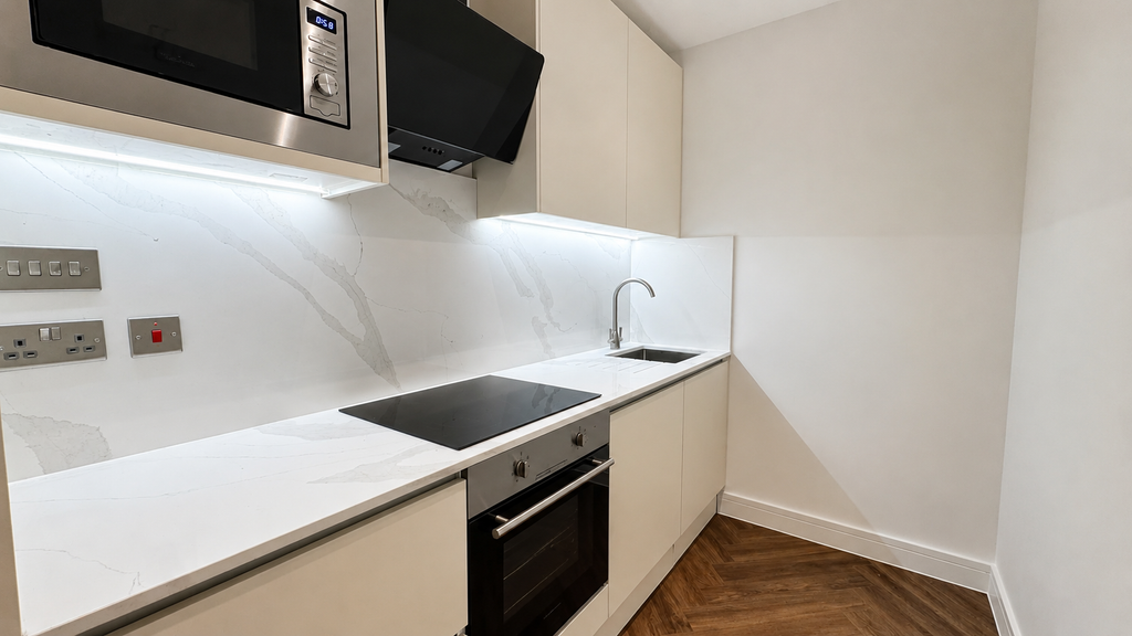 Property photo 3 of 6 Kitchen