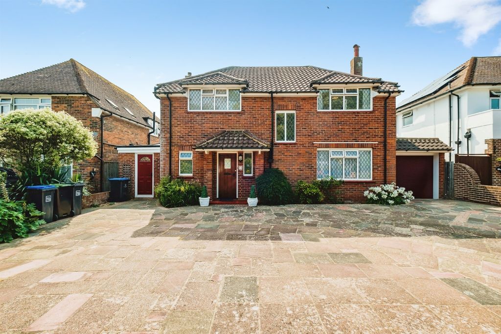 Property photo 1 of 17