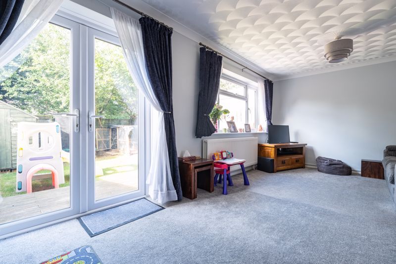 Property photo 2 of 18 Lounge