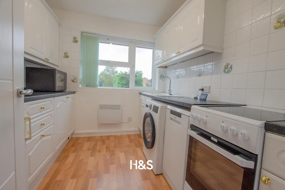 Property photo 3 of 6 Kitchen.Jpg