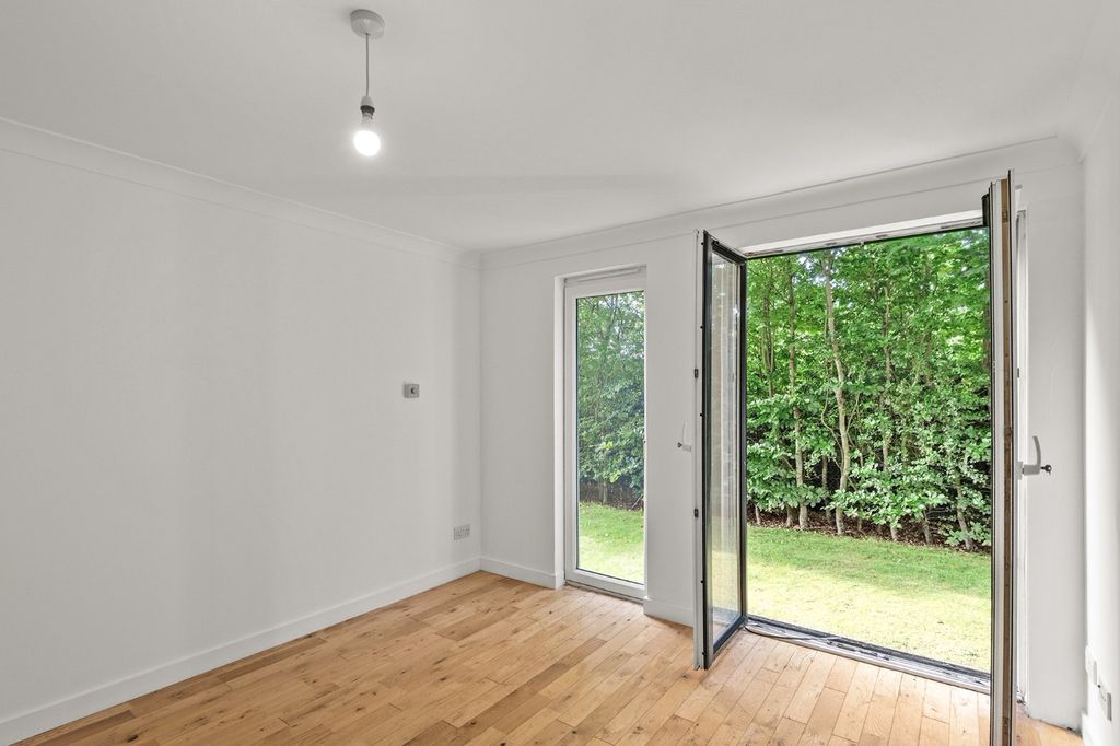 Property photo 3 of 19 5527708