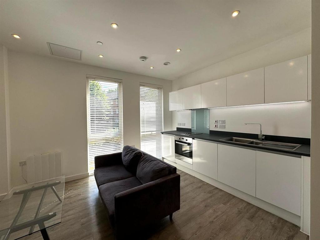 Property photo 3 of 12 Kitchen Pic 2.Jpg