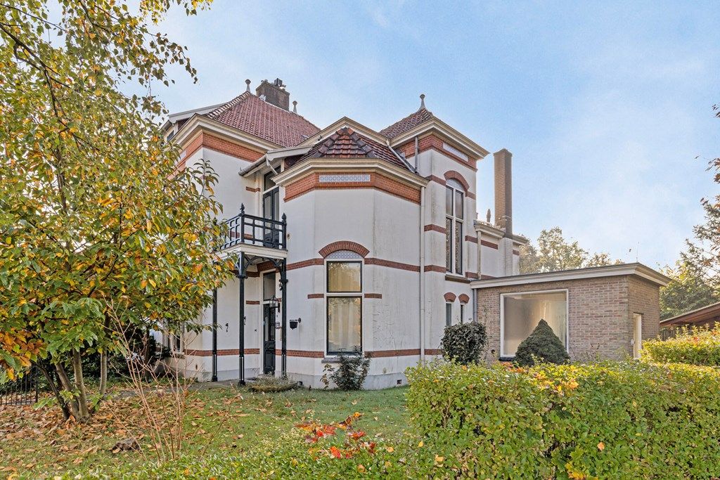 Property photo 2 of 63