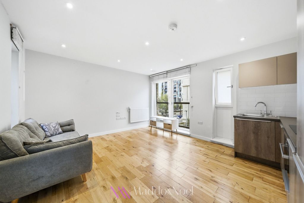 Property photo 1 of 20