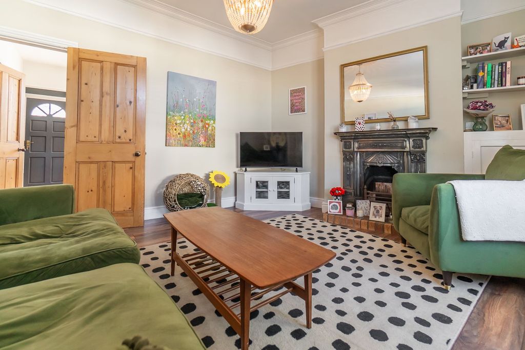 Property photo 2 of 23