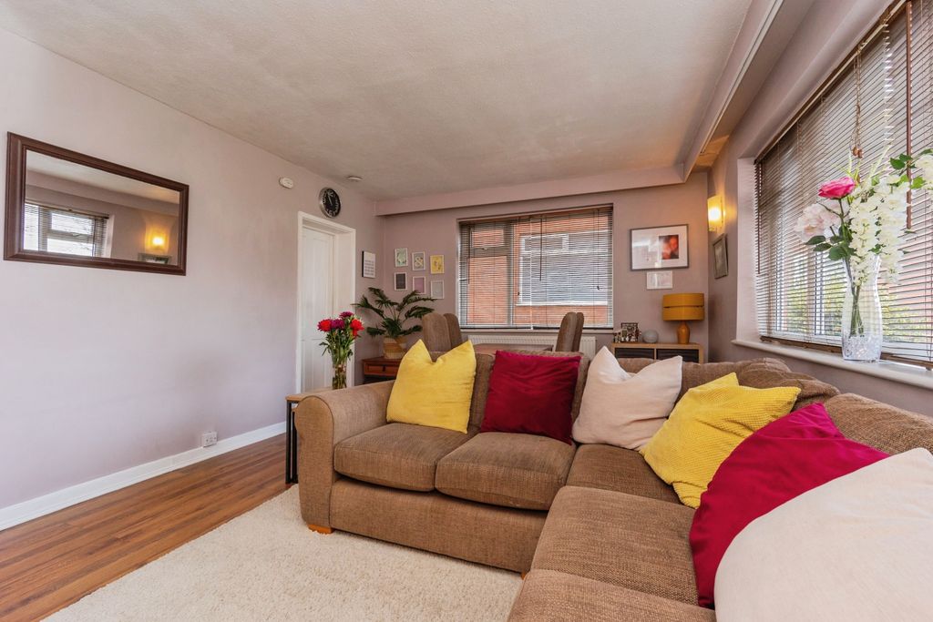 Property photo 3 of 15