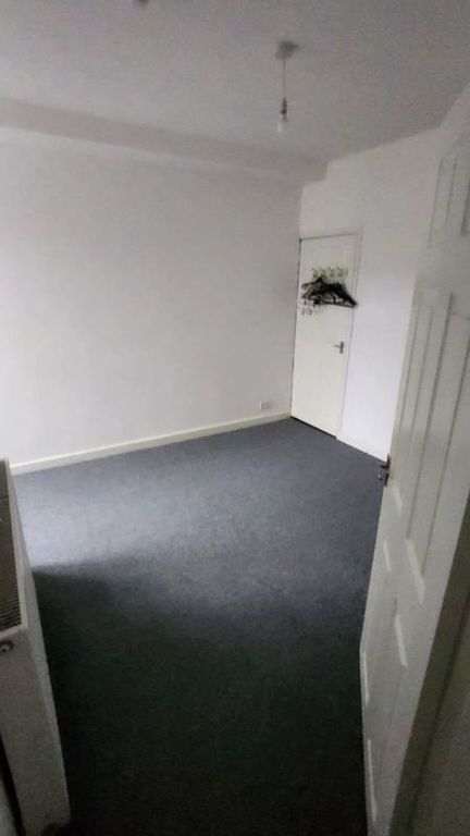 Property photo 3 of 9 Photo 12