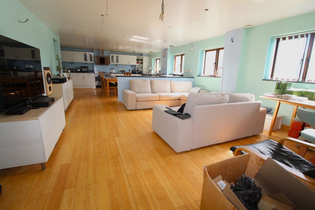 Property photo 3 of 29 Kitchen Diner Family