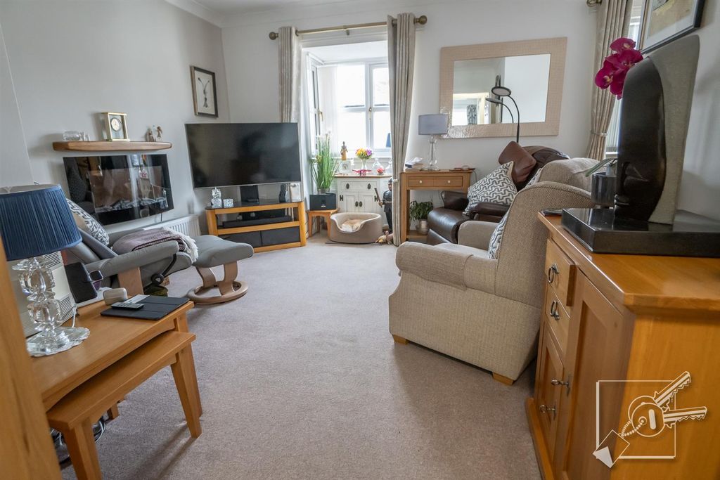 Property photo 2 of 14 Lounge/Diner: